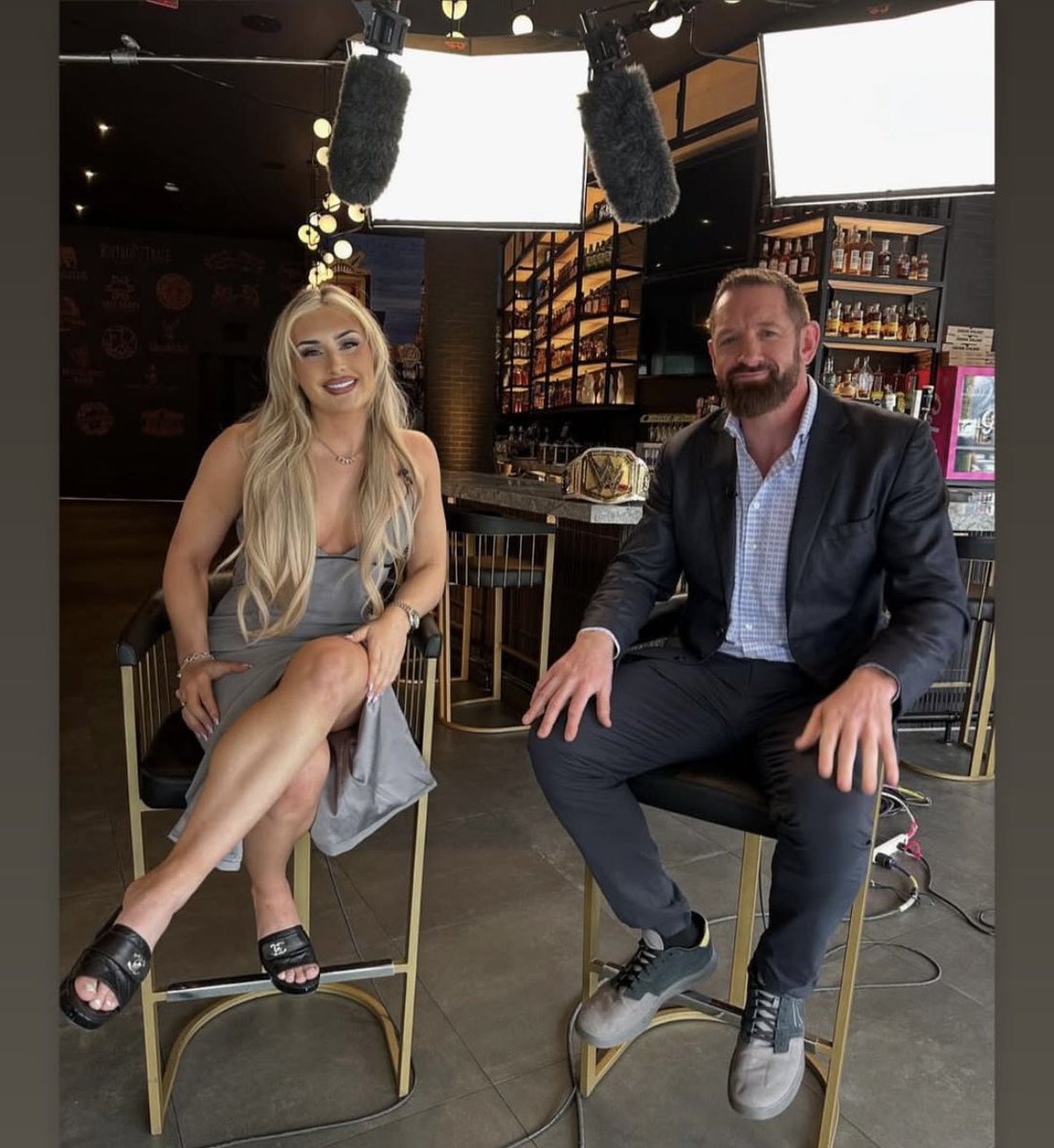 SavvyxAndrews's tweet photo. Interview time! Building up the triple threat match for #Legendary60 https://t.co/1fmtzCkxrO