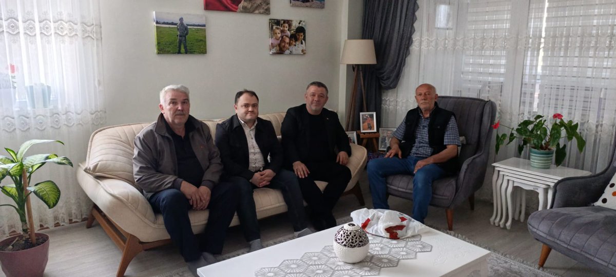 Ihlamurkent Mahallesi’nde Şehit Babası Arif Arıkan Ziyareti

Şehitler Haftası münasebetiyle, ilçe Başkan Yardımcımız Turan Ertekin,Yönetim Kurulu Üyemiz ve Mahalle Başkanı ile birlikte Ihlamurkent Mahallesi’nde  aziz şehidimizin kıymetli Babası Arif Arıkan'ı  ziyaret ettik.