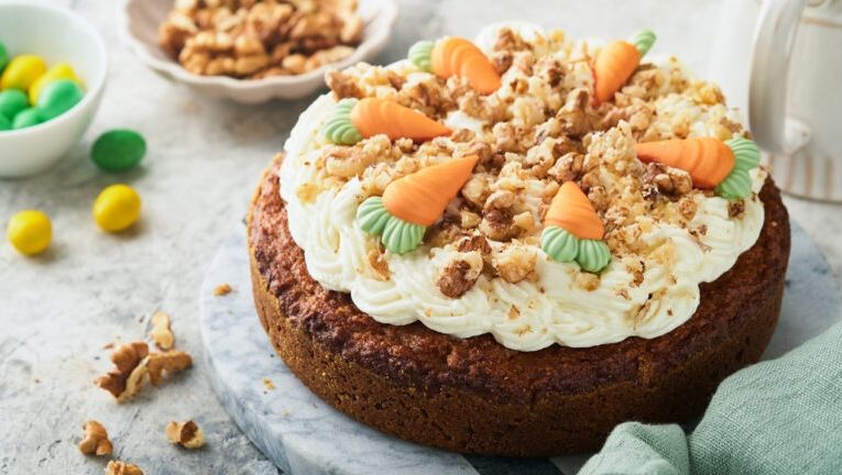 GoodinGrain's tweet photo. Give your family a #HoppyEaster with this easy and sweet carrot cake recipe. Made with the goodness of Ontario whole wheat flour. 🥕🧁🐰 => https://t.co/Vwk5EYsfTd #GoodInEveryGrain #OntarioGrains #Wheat #WholeWheat #CarrotCake #CarrotCakeRecipe #EasterRecipe #CakeRecipe https://t.co/kcgSJmoAHf