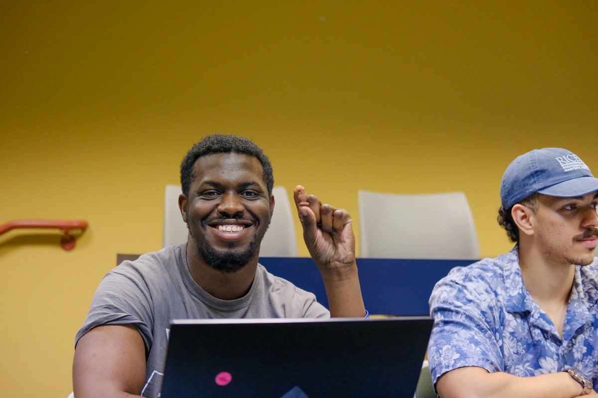 RCELConnect's tweet image. Amazing MEML workshop last night - students gained hands-on experience in 3D printing with MEML Professor Edgar Avalos Guana. #whyMEML