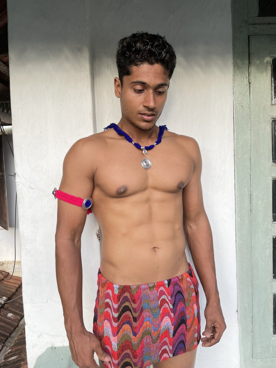 VaibhavMW's tweet photo. We all evolved from the cave man & finally made it till here. So letโs give a tribute to the tribal style. ๐๐ฆ
.
.
.
#caveman #tribal #fashion_model #style #conceptshoot #toptrend #uniquedress #modelingindustry #firstclassmodels #fitmen https://t.co/THxuBE0d5H