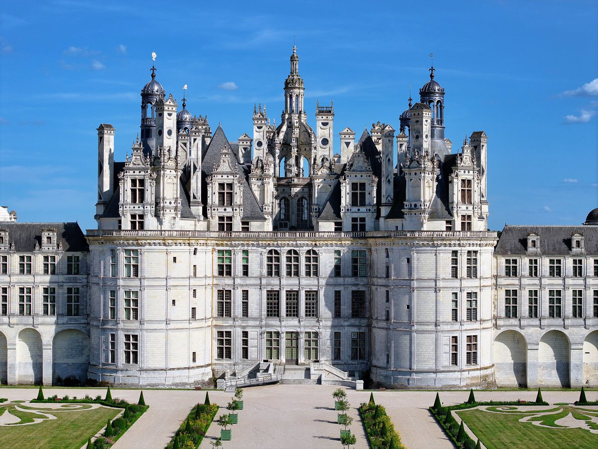 domainechambord's tweet image. 🏰 C’est la Journée internationale des monuments et des sites.

🌍 It&apos;s the International Day for Monuments and Sites! 

#18April
#ICOMOS