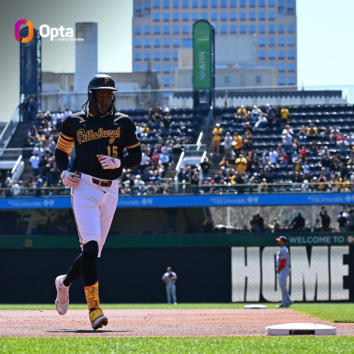 OptaSTATS's tweet photo. In 17 games this season for the @Pirates, Oneil Cruz has 11 walks, nine stolen bases and four homers. 

He's the only MLB player in the modern era to reach all three marks through his first 17 games of a season. https://t.co/3UKepv2IYi