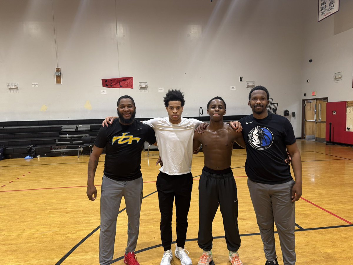 Great work with some #BigGuards this morning! <a href="/buddclarkk/">Budd</a> X <a href="/R1JSMITH/">Rj Smith</a> #HighLevelNot👀Level