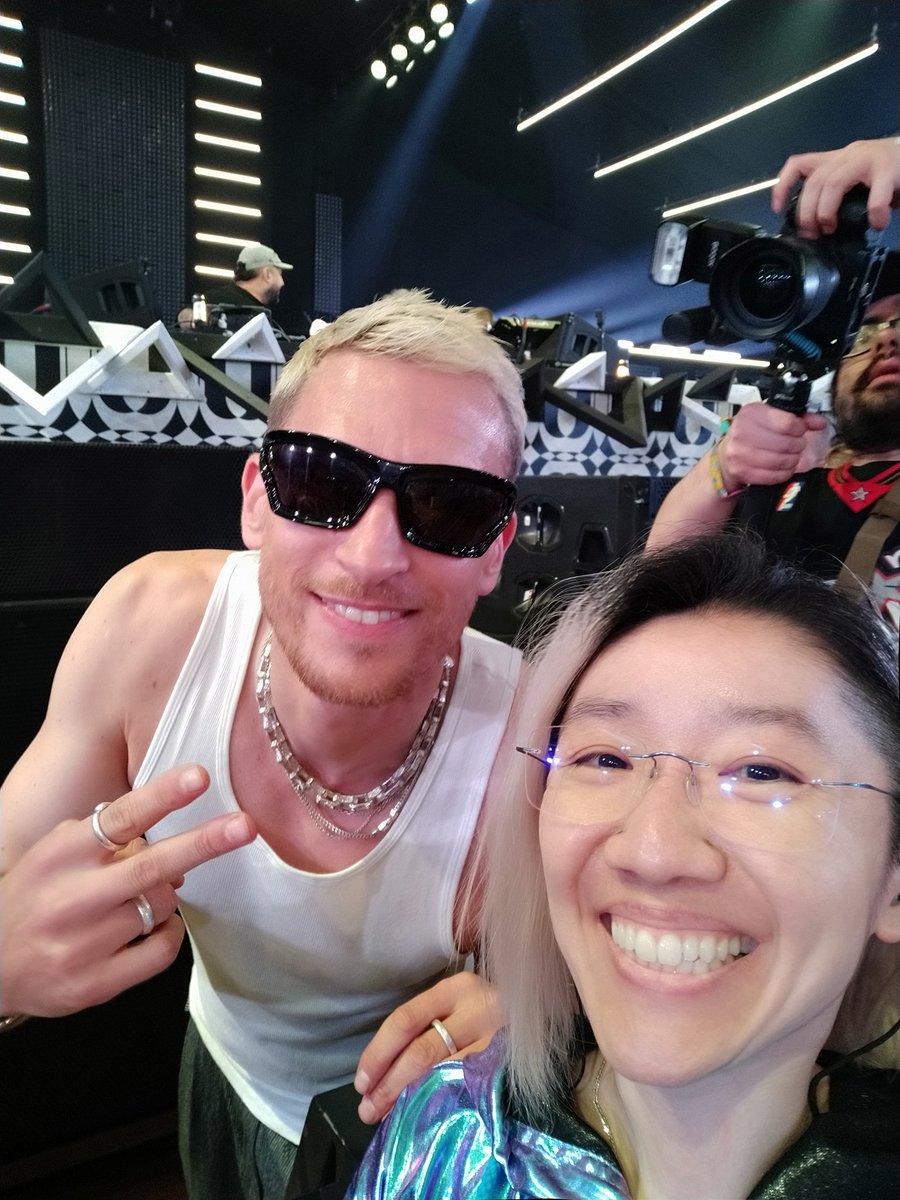 vvdub420's tweet photo. 🏜🎡🎶COACHELLA 2025🎵😎✌️ #Coachella2025 https://t.co/P0M7WlqW2f