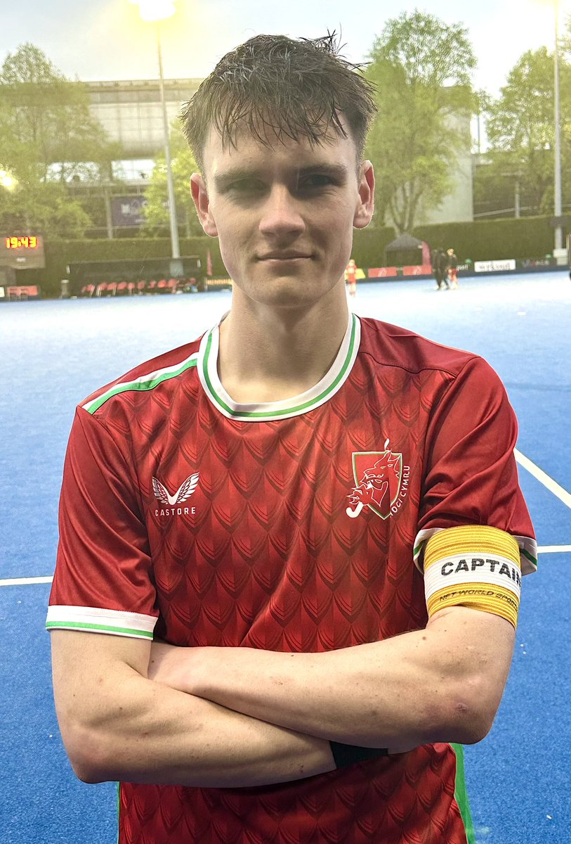 MarkMear's tweet photo. Second International cap for Wales U18s and the boy gets the Captain’s armband…!!!

1-1 Draw and a Win on shuffles… 💥 

MM prouder still….

@CaterhamHockey @CaterhamSport @OxtedHC @Biosynergy @GraysHockey https://t.co/EvYRQQ6IF0