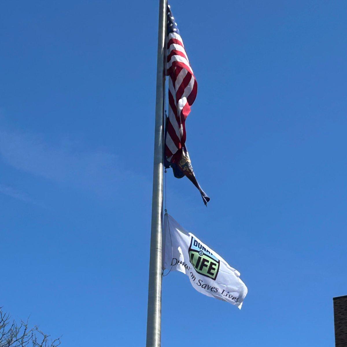 Our partnership with <a href="/COREDonateLife/">CORE</a> honors the donors giving hope &amp; acknowledges the changed lives. Guthrie leaders joined with CORE to raise the #DonateLife Flag to shine a light on the ongoing need for organ, tissue and cornea donors. Learn more: registerme.org