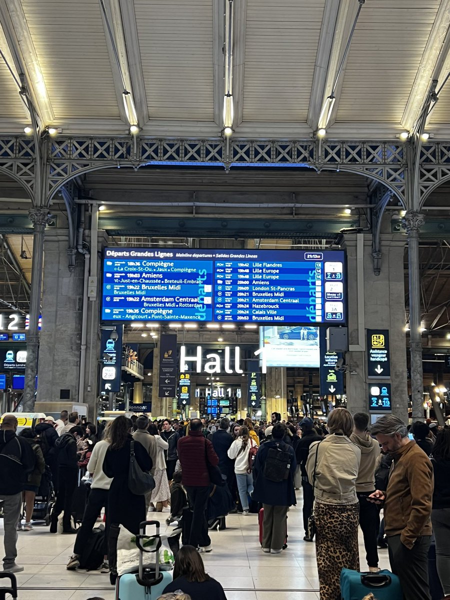 #garedunord à l’arrêt.