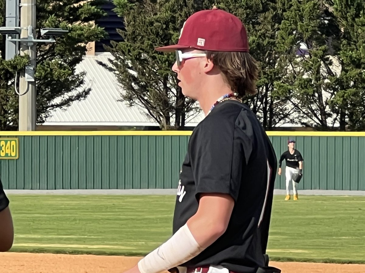 Oak Ridge now leads Science Hill 9-1 after three in Johnson City. @warren2easy(Warren East) already with three hits and <a href="/noahw_28/">Noah Wood</a> (Noah Wood) has three RBI. <a href="/Peyton_witter/">Peyton Witter</a> is on the mound for OR.