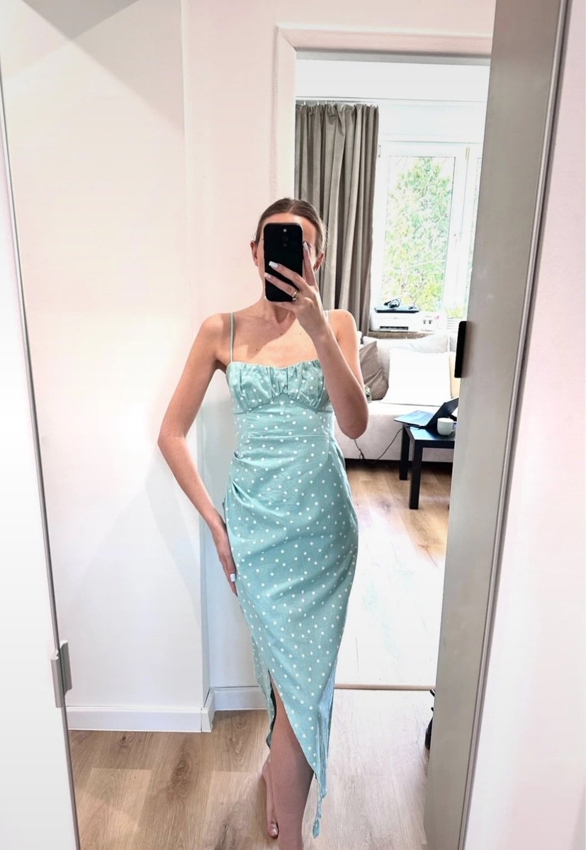 Lady_Ola2000's tweet photo. Nudze się, który mnie rozbawi? Findom slave money paypig cash moneyslave dommy https://t.co/WcgSPf2qXR