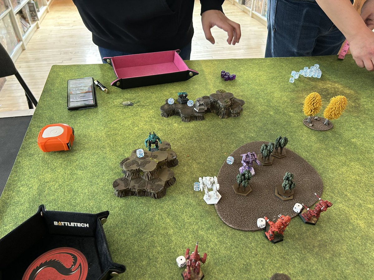 Getting some #Alphastrike in. 
<a href="/AMuseNGames/">A Muse N Games</a> #battletech #wargaming