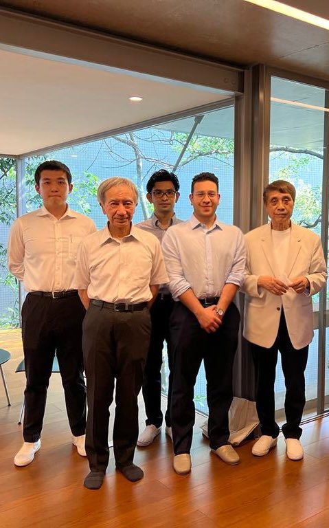 ZareefHamid's tweet photo. Honored to meet Tadao Ando and his incredible team at his offices in Japan. A true master of architecture whose work continues to inspire across generations. Grateful for the insight, hospitality, and unforgettable experience.
#TadaoAndo #Architecture #Japan https://t.co/EVxClPTlaQ