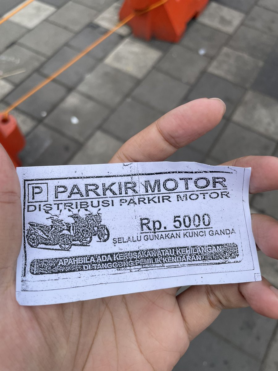 Yanuarbonbon's tweet photo. Parkir di Taman Monumen Perjuangan 5000 kah guys untuk motor @BaseBDG @infobdg @DediMulyadi71 https://t.co/Gy26ov3xeO