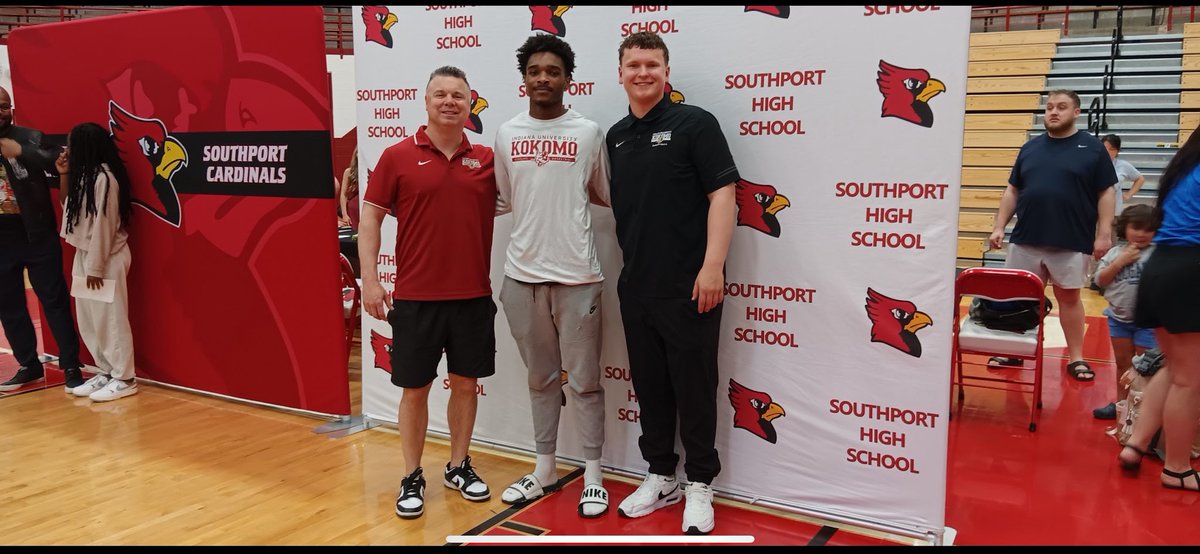 thats_tyreese's tweet photo. @IUKMBB✍🏽 https://t.co/Np2EpokiE8