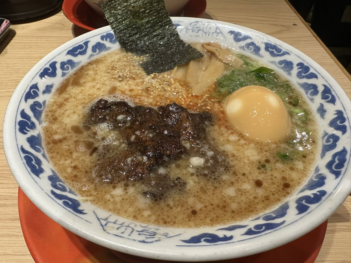 昨日久々にのゆっくりラーメン食べれた🍜
やっぱり麺の伸びてない温かいラーメンは美味しいね🩷
#新大阪駅 #亀王ラーメン #黒肉一本麺