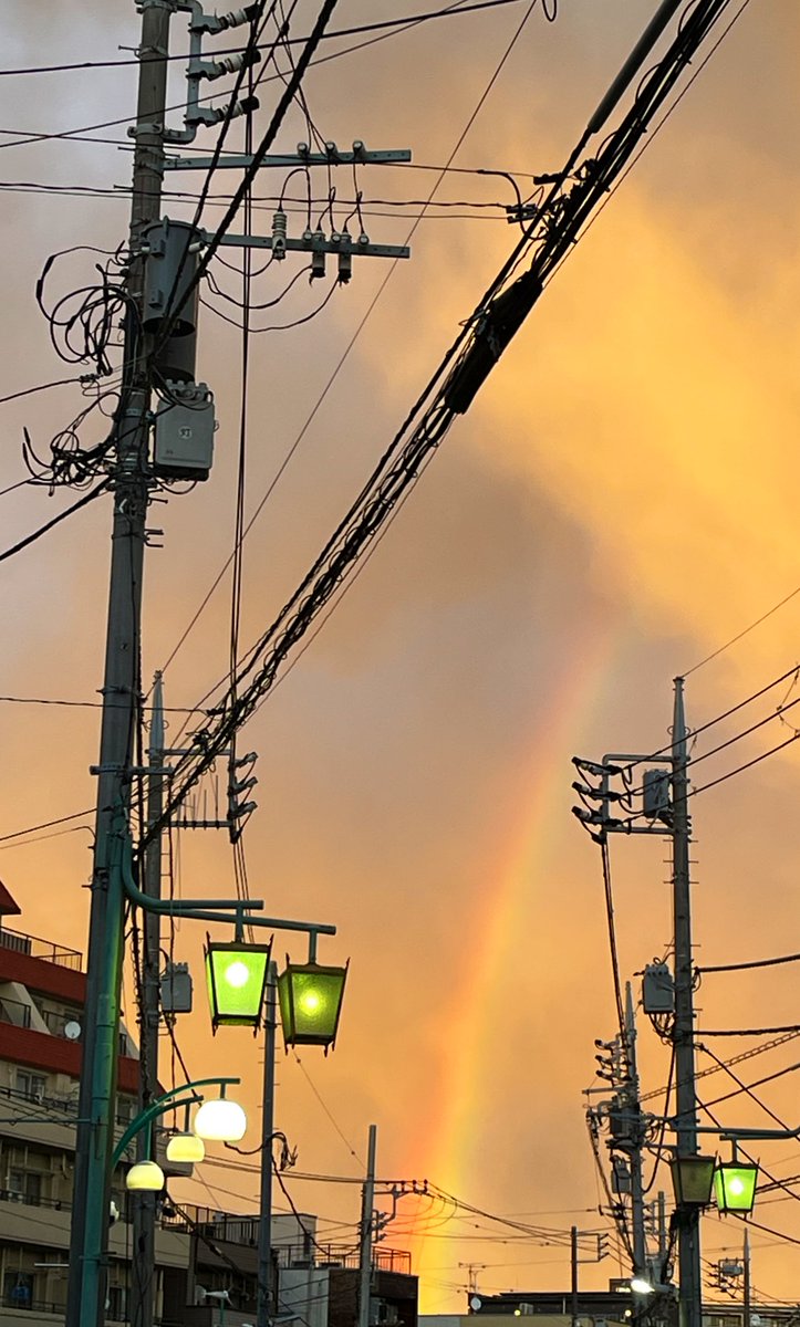 310HAL1000's tweet photo. 🌈
#電信柱と電線が写ってるから良い https://t.co/Vz2GyV4WLN