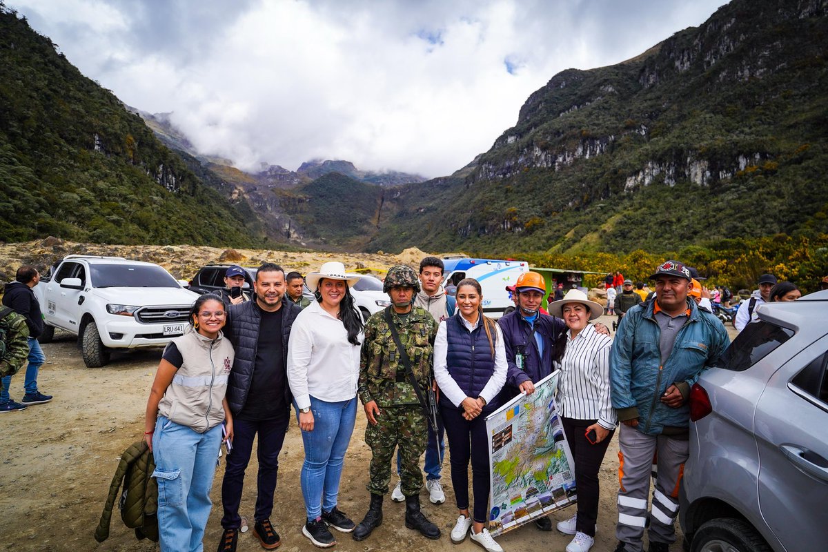 AdrianaMatizTol's tweet photo. En este Viernes Santo recorrimos la zona con función armortiguadora del Parque Nacional Natural Los Nevados, con el propósito velar por el cumplimiento de la sentencia 10716 e inspeccionar los 4 puntos de control ambiental sobre la vía Murillo-Manizales 🌱 https://t.co/bSRpRlkRRx