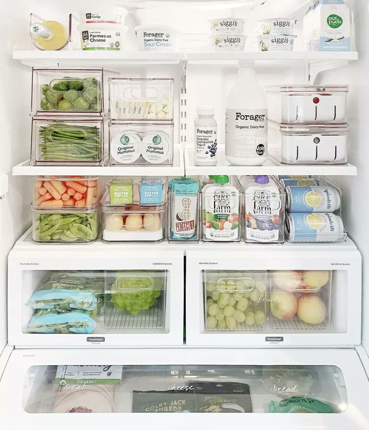 StyledNSpaces's tweet photo. Transform your fridge into an organized haven! Start by clearing it out, categorize items, create an "eat first" section, and invest in clear storage bins. Keep your fridge tidy by cleaning regularly. 🧊🥒 #FridgeOrganization #HomeHacks #KitchenTips https://t.co/YjknoiRBXT