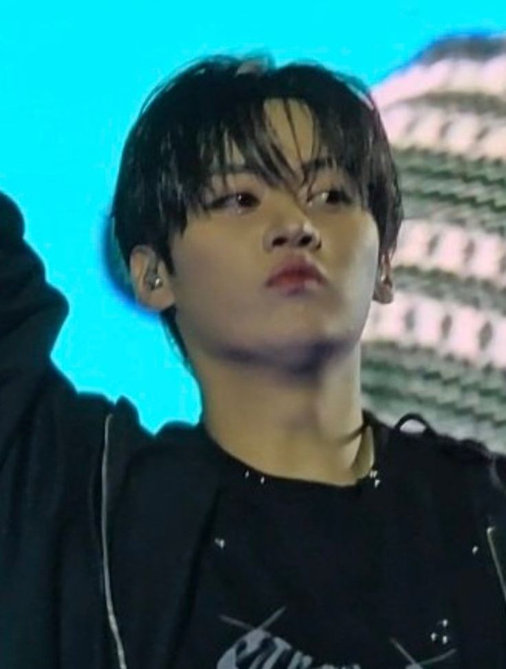 userlinoring's tweet photo. STOP POUTING LIKE YOU NEED TO BE KISSED BOY https://t.co/aeWjIhbInj