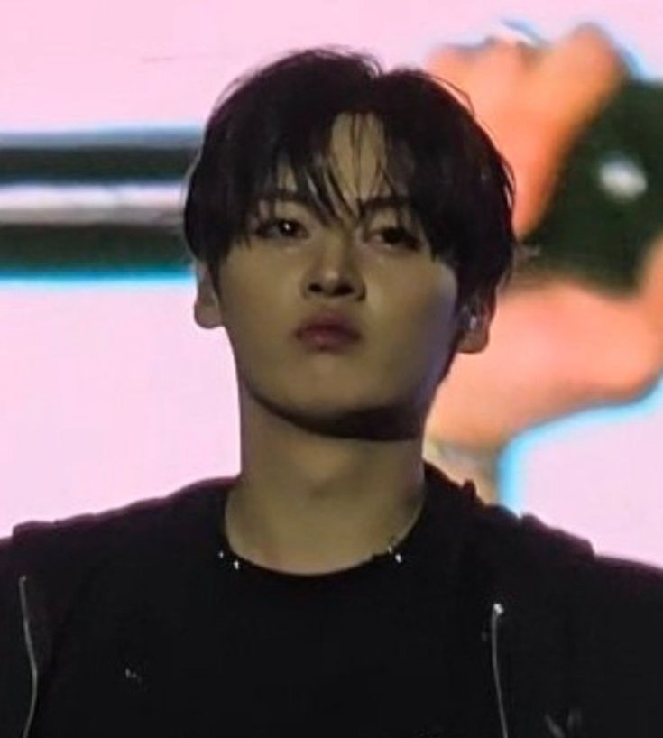 userlinoring's tweet photo. STOP POUTING LIKE YOU NEED TO BE KISSED BOY https://t.co/aeWjIhbInj