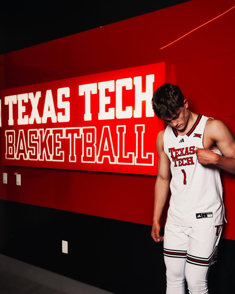 RedRaiderSports.com (@redraidersports) on Twitter photo Long Lake (MN) Orono guard Nolan Groves (<a href="/NolanGroves4/">Nolan Groves</a>), the Minnesota Gatorade Player of the Year, is currently on an official visit at Texas Tech #GunsUp #WreckEm
📸: nolangroves32/IG Long Lake (MN) Orono guard Nolan Groves (<a href="/NolanGroves4/">Nolan Groves</a>), the Minnesota Gatorade Player of the Year, is currently on an official visit at Texas Tech #GunsUp #WreckEm
📸: nolangroves32/IG