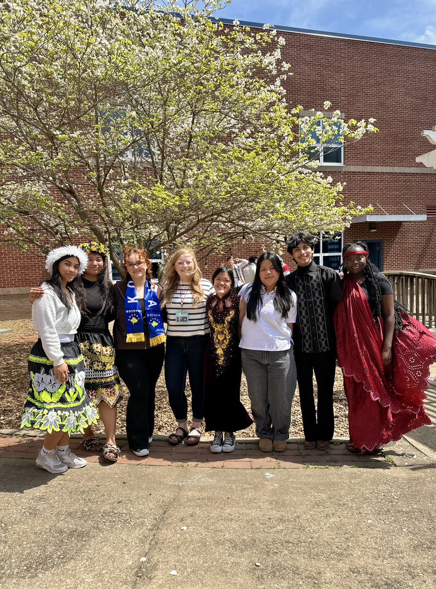 wchsart's tweet photo. Culture Day at WCHS! 🌎♥️ Loved celebrating my students today! https://t.co/m7kGAH88co