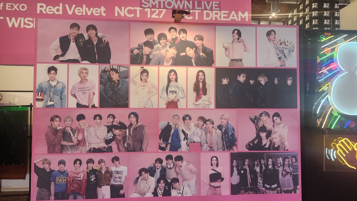 Mizitra's tweet photo. @hello82official @hello82LA #SMTOWN_LIVE_POPUP #smtown_live #hello82 #hello82LA #82giveaway https://t.co/VIeJp2JB9L