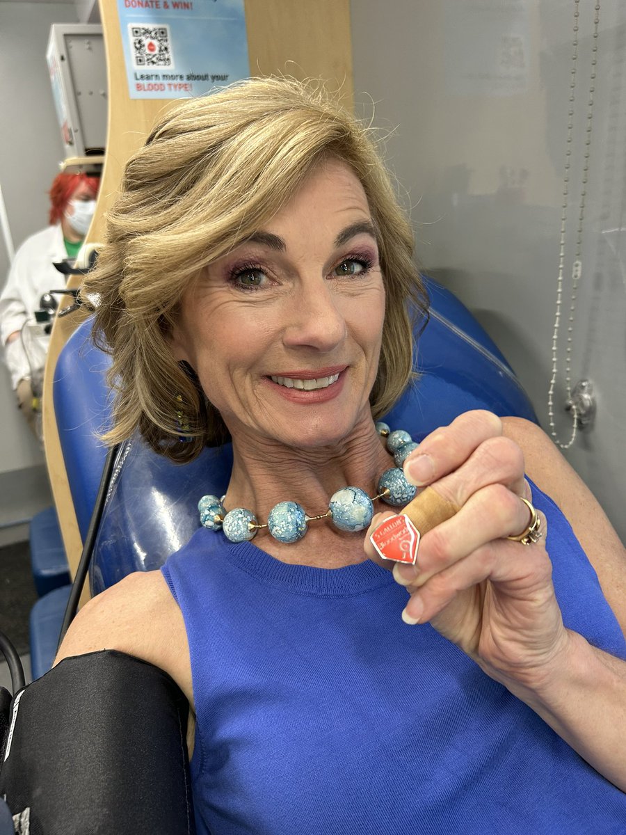 Thanks to <a href="/BloodworksNW/">Bloodworks Northwest</a> for bringing its mobile 🩸 donation center to <a href="/komonews/">KOMO News</a> -and thanks to Doug for awarding me my 5 gallon pin!