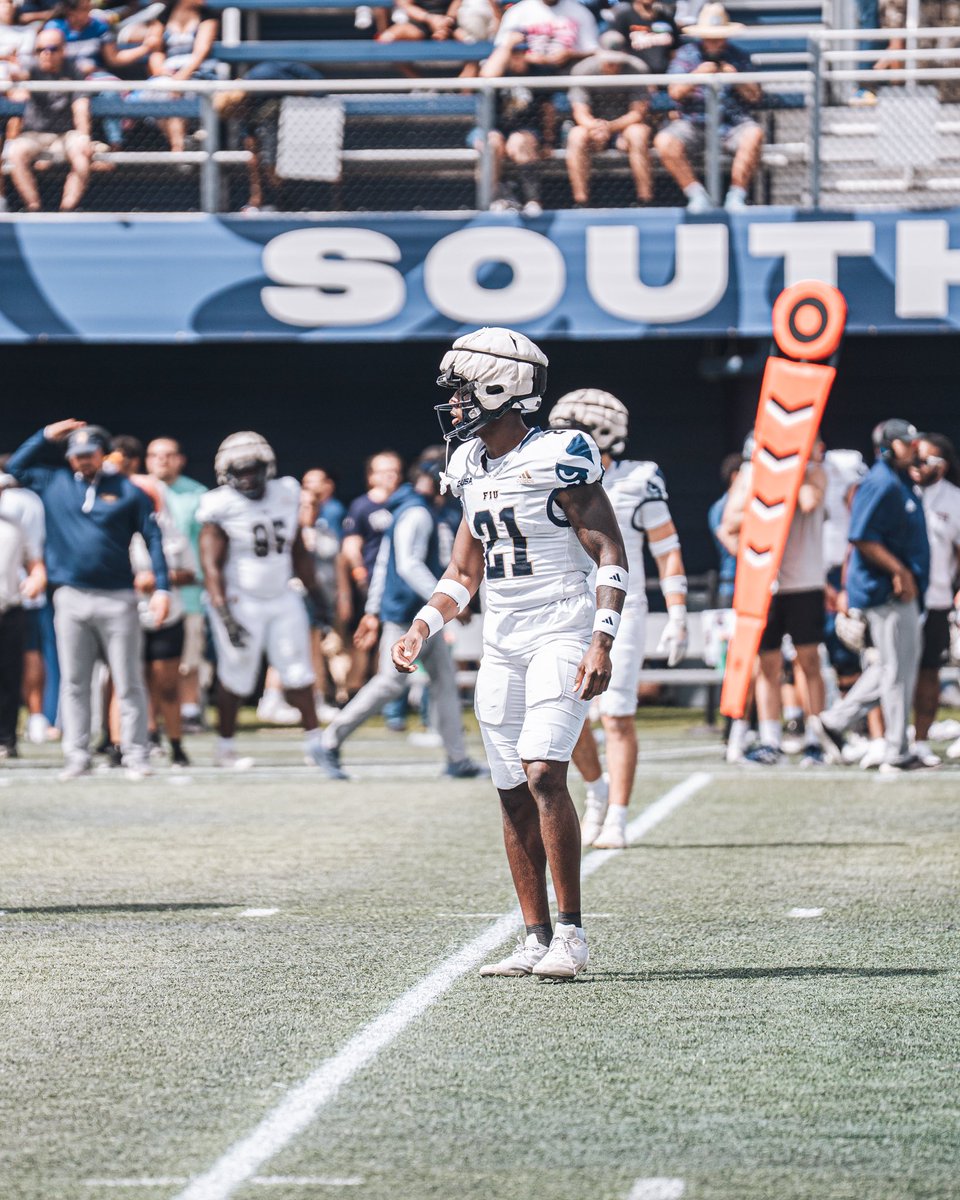 Officially in the portal and ready to work 
DB 
6’1
190lb
3 years of eligibility left