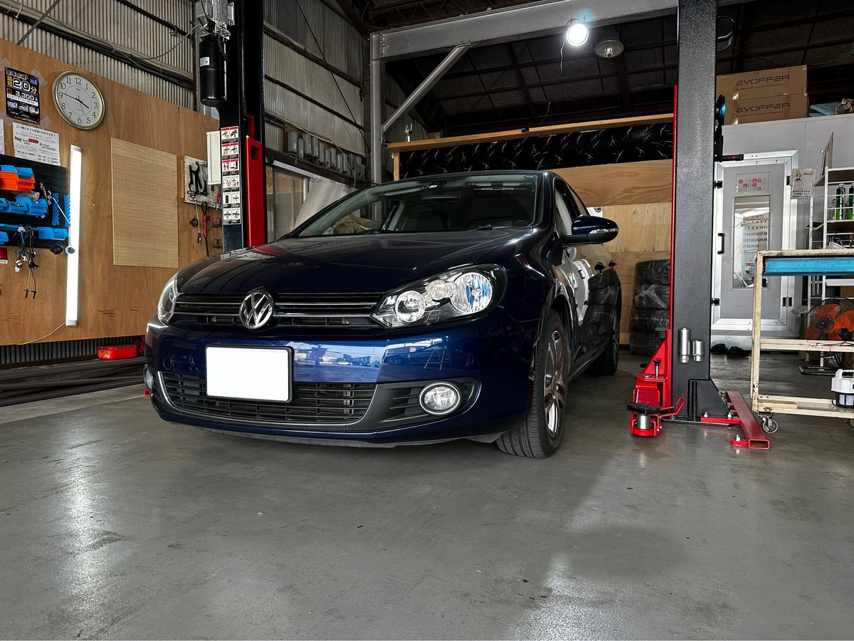BeQLPit's tweet image. 下回り点検ABSセンサー交換でレンタルピットご利用頂きました。
フォルクスワーゲン ゴルフ
ワーゲンでABSセンサー等の交換でご利用されるお客様多いいですね🤔
皆さんABS交換位だと当店1時間半位であっという間に交換されちゃいます。笑
足回り整備お考えの方是非当店へ！！
#車弄り #車好き #千葉県