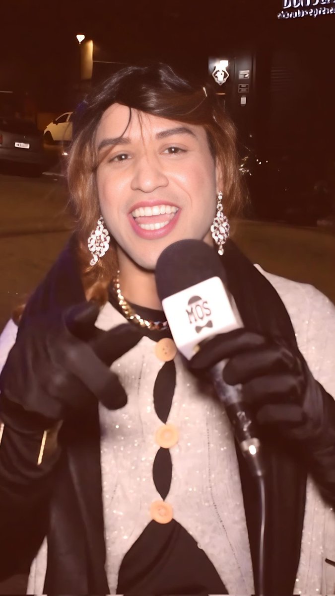 maisqueservir's tweet photo. @lutamborindegui entrevista Juliana PaizZ 🕊️ em mais um evento de sucesso.

Divertida festa com os maravilhosos repórteres do @paparazzimqs -

Confira o Rells no Instagram: 
https://t.co/9QlRVx9V3D

Saiba mais: 
https://t.co/RJgblzVsWj https://t.co/Z3xQK0TCAL