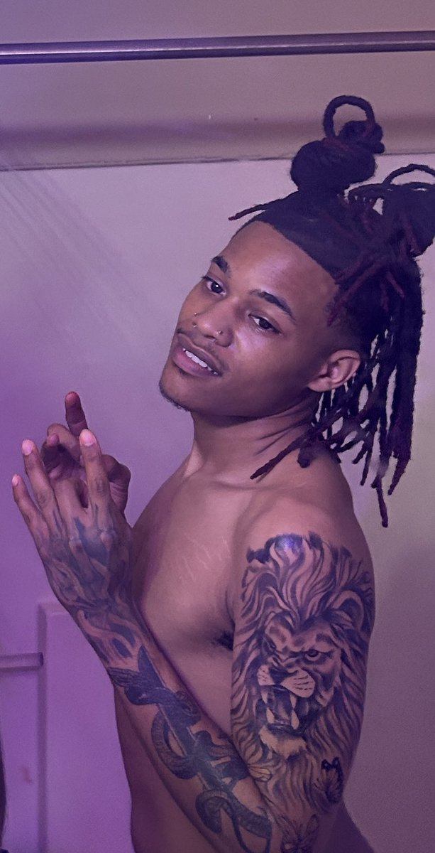TwanKlutch's tweet photo. ngga so bad he can’t even post online🤳🏽 https://t.co/mbX4FAsG59