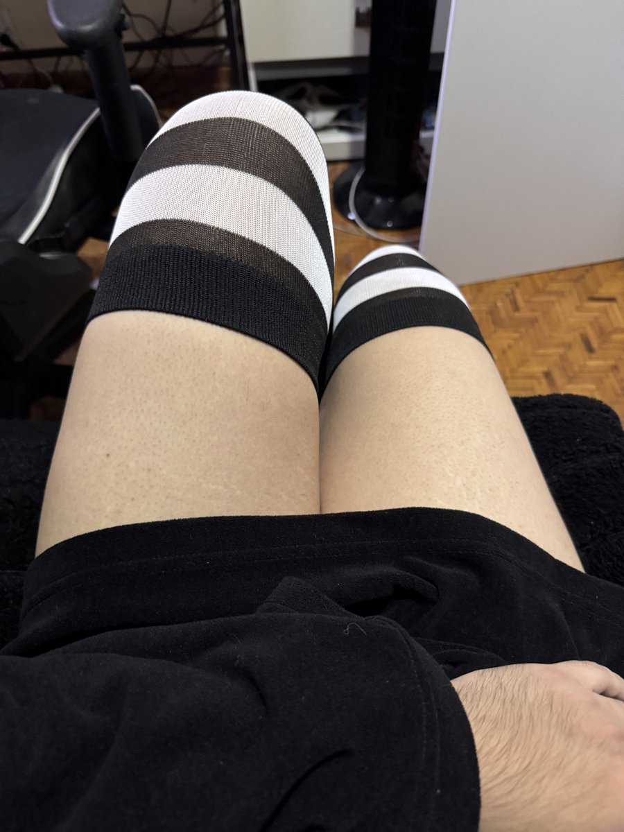 DE DIA UNO, DE NOCHE OTRA
-twitch.tv/luna_vt