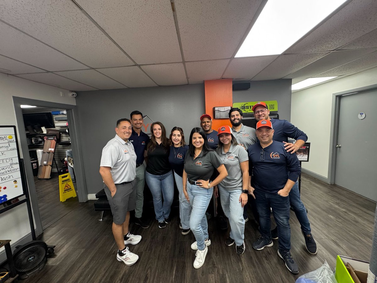SYLROOFINGSUPLY's tweet photo. Hoy tuvimos un gran training con @bravarooftile en SYL Roofing Supply sede Tampa

Seguimos aprendiendo para ofrecerte lo mejor en materiales y servicio.
¡Gracias equipo @bravarooftile!

#Roofing #SYLRoofingSupply #Brava #Rooferos #Entrenamiento #Construcción https://t.co/4EN6zIxLtX