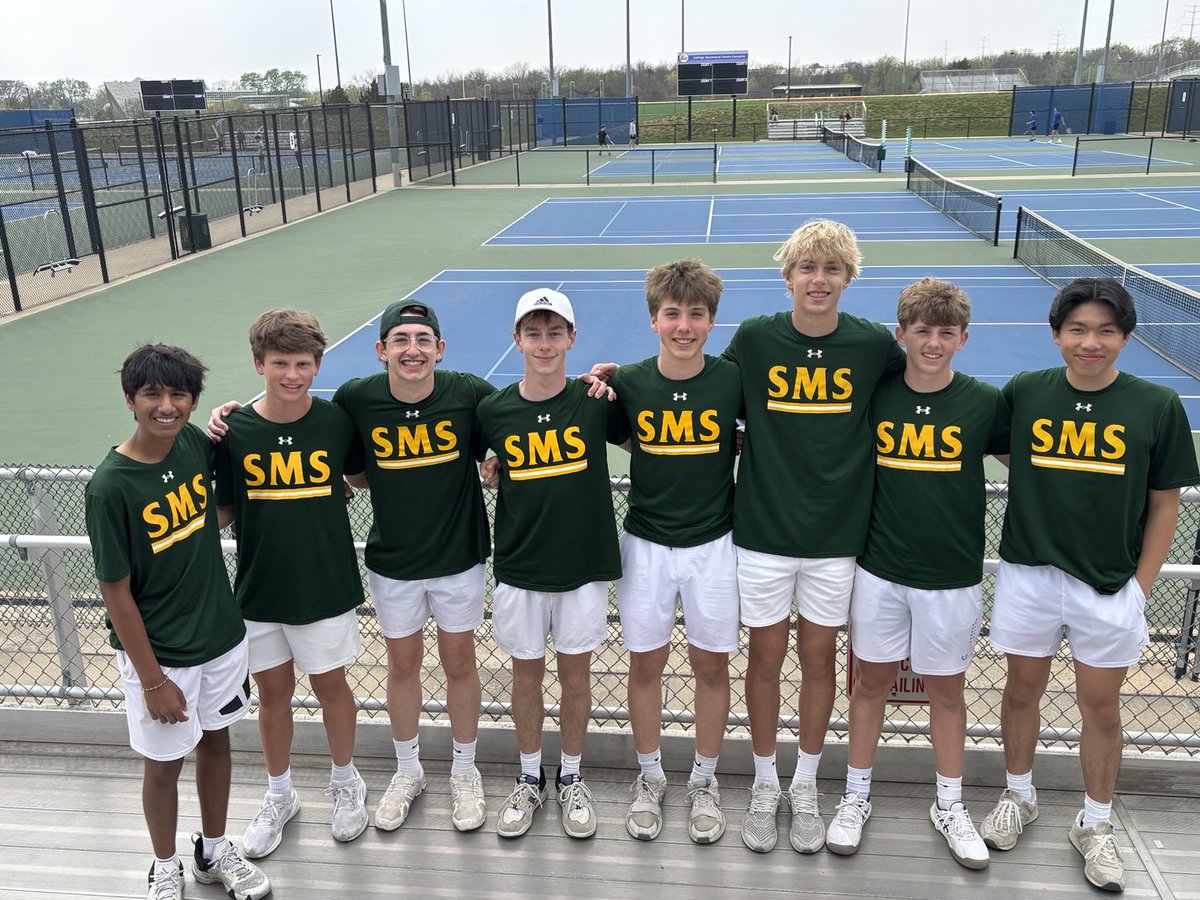 Andrew Burns and Grayson Tanton go 6-0 and win their pool in the Olathe East Doubles Tournament.  🥇 Graham Lyle and Matthew Imhoff go 4-2 and take 3rd in their pool.  Good job Raiders!