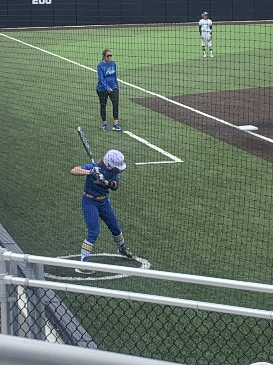Able to 👀 FLHS alum Vanessa Gilbert today. Proudest moment other than seeing her play? ✅ out the pic. 2024 All American Scholar Athlete. “Academic Assassin”. 

FLHS ❤️ produces scholar athletes. Future Scholar Athletes should come check us out before you use that waiver