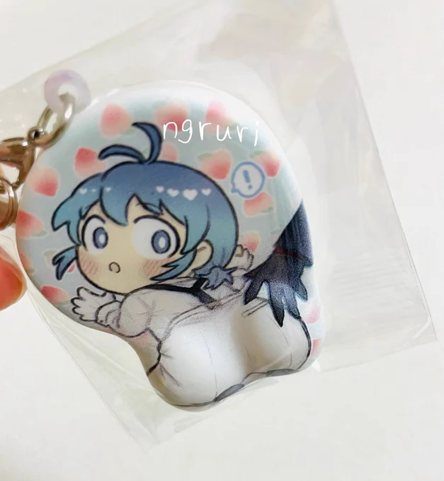 ケツの実マウスパッドキーホルダー完成しました(オペイル)7月の守ポカに持っていきます 