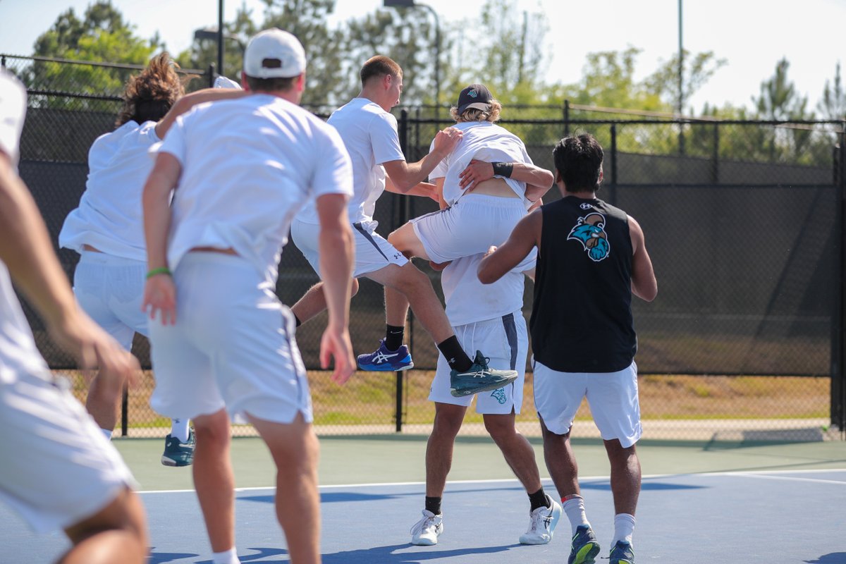 CoastalMTennis's tweet image. Wanted it 💪 

#ChantsUp | #TealNation
