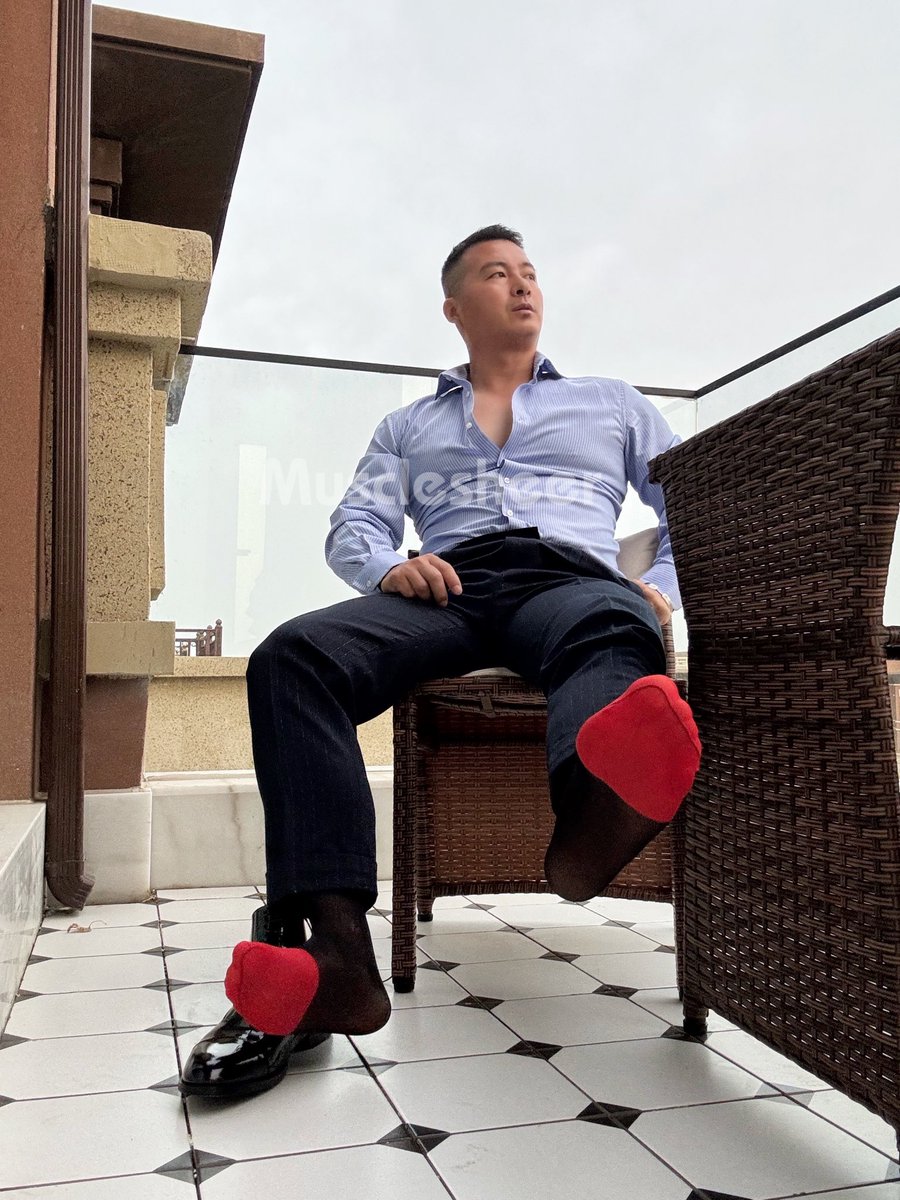 不暴露也可以展现出来的性感就不是性感了？