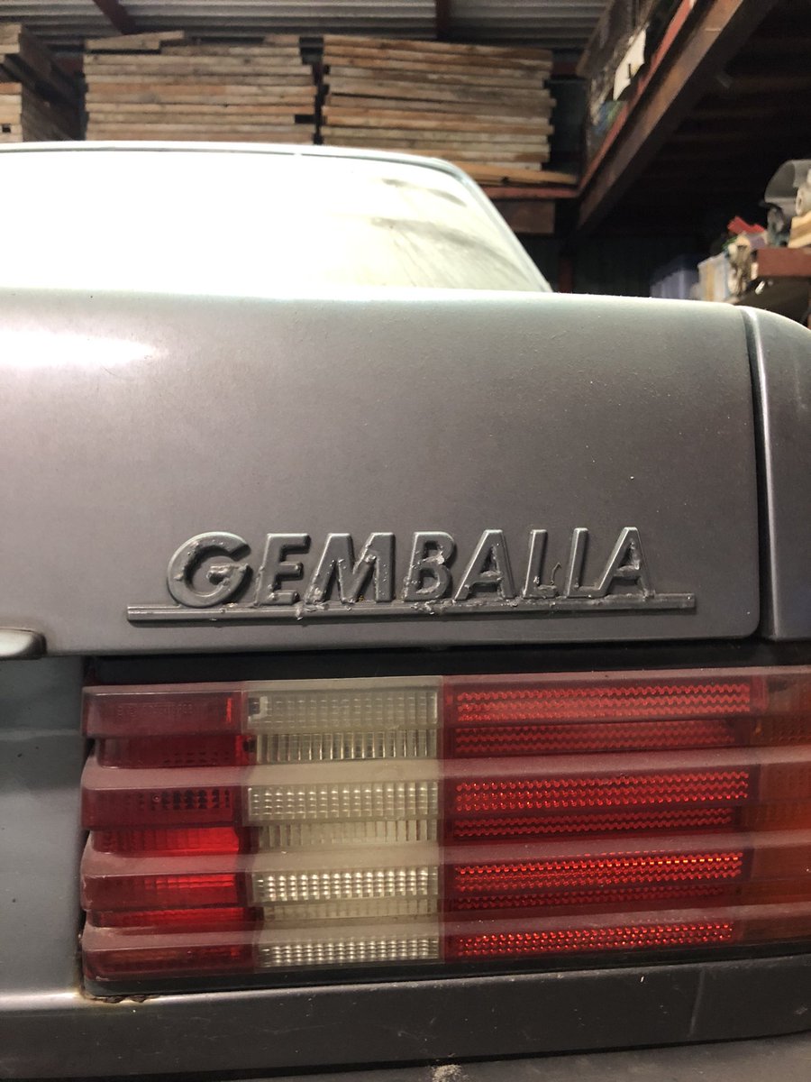 v126c126's tweet photo. ゲンバラ560SEL、内装のレストアが大変💦 https://t.co/rl8Gk2pzlf