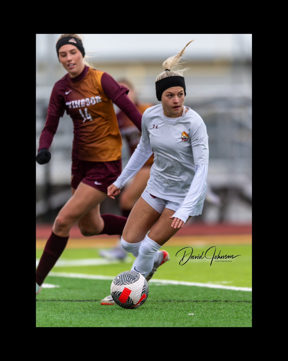 DavidJohnsonPh2's tweet photo. Rocky Mountain High girls soccer faced Windsor High last night. It was a very cold night to be playing soccer. 

#soccer #sports #photographer #photograghy @PSD_ATHLETICS @LoBo_Athletics https://t.co/Rt25FIpuiP