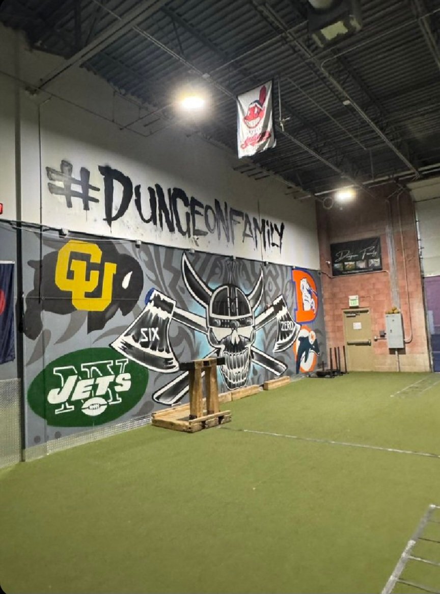 Great 5am defensive session this morning!  <a href="/SixZeroAcademy/">Coach Matt McChesney</a> Always learning and improving.  Thanks Coach Matt! #DungeonFamily