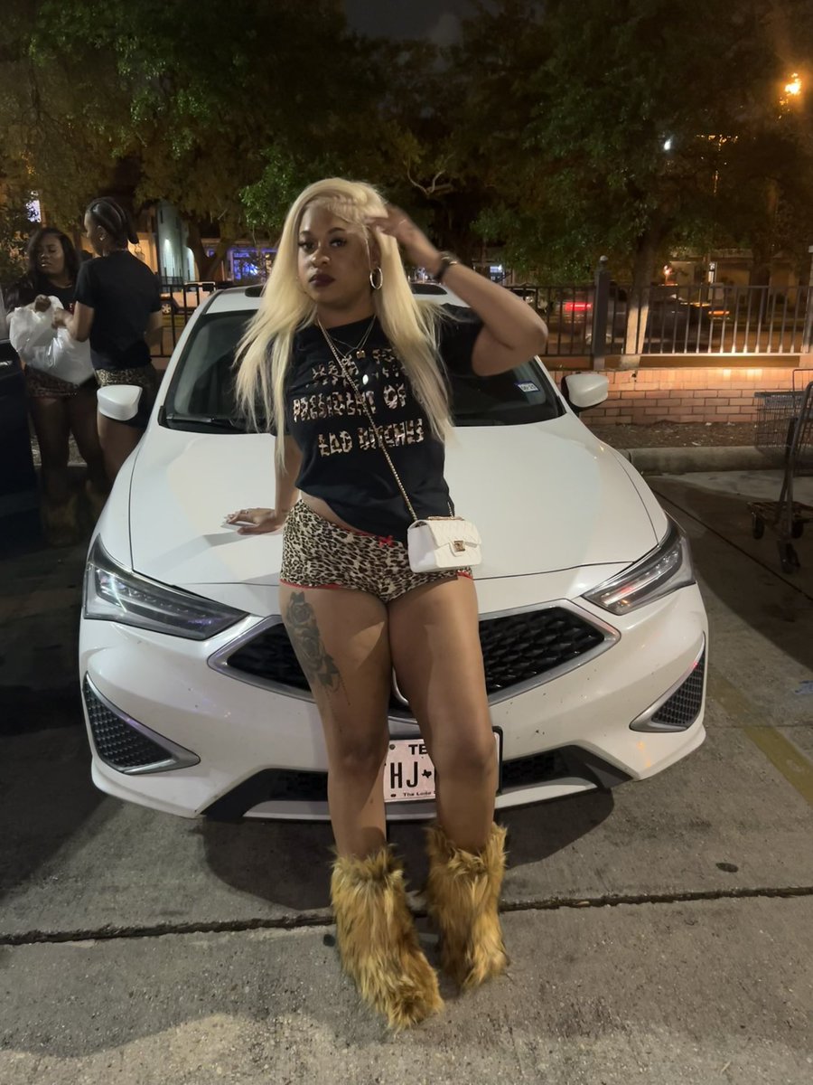 jademilan28's tweet photo. Blonde is definitely my color!!! https://t.co/NC2FgektPk