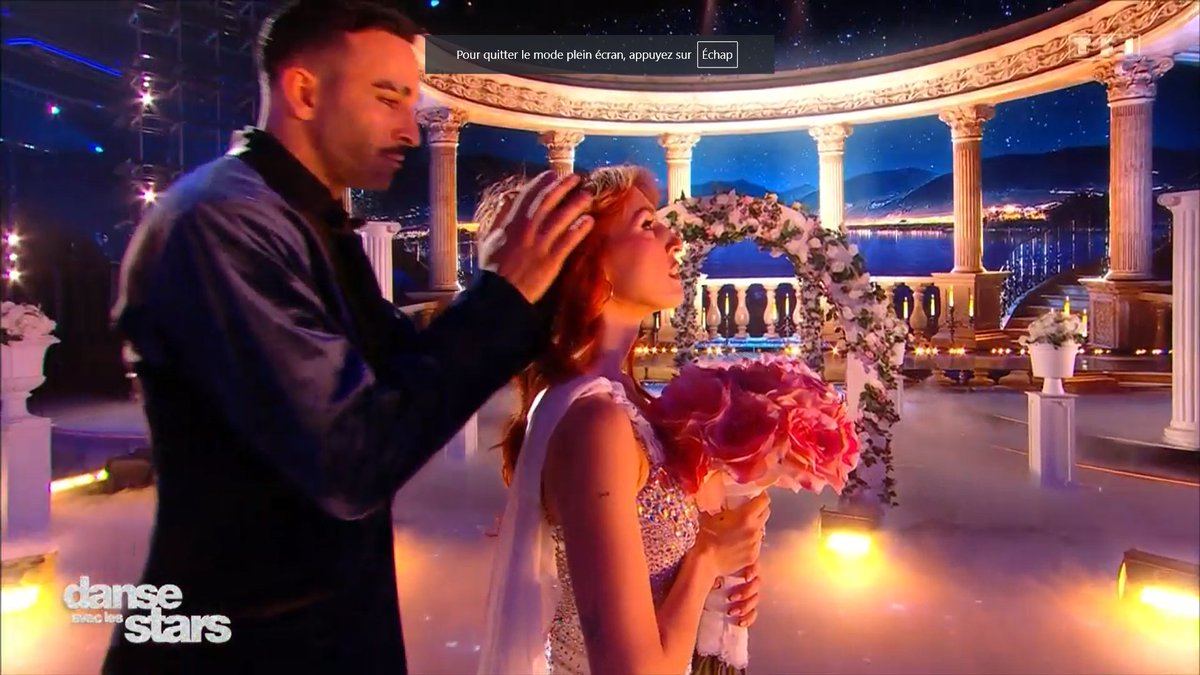 imst4rgirll's tweet photo. ana ma beauté <333 #DALS https://t.co/5H3tKXHNbb