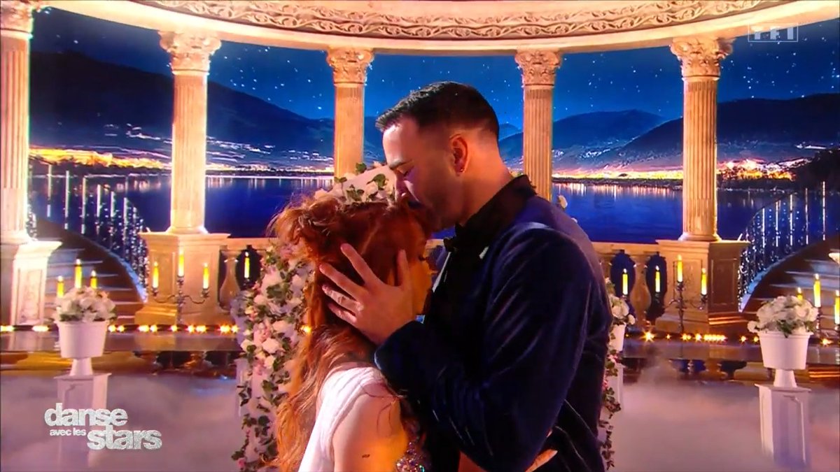 imst4rgirll's tweet photo. ana ma beauté <333 #DALS https://t.co/5H3tKXHNbb