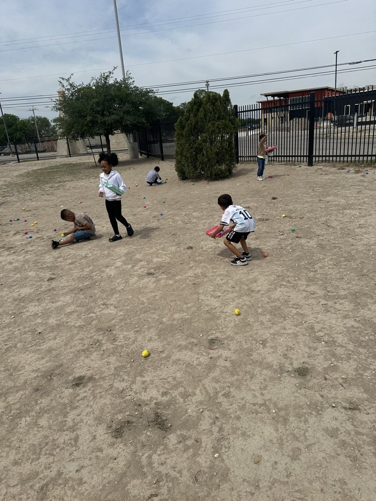 swisd_swe's tweet image. 🐣📚 Students across different grade levels had a blast this week during our egg hunts! From counting jellybeans to solving math equations hidden inside colorful eggs, everyone hopped into learning with enthusiasm.✨#MathHunt #LearningIsSweet #SWEOhana