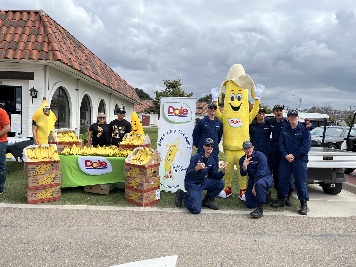 SDWorkingWater's tweet photo. Yesterday, the @DoleSunshine had a blast celebrating #NationalBananaDay with our friends from the @USCG!

Big thanks to the Coast Guard for joining the fun and everything you do to keep our ports safe! 

#BananaDay #DoleBananas #USCoastGuard #PortOfSanDiego #WaterfrontFun https://t.co/PxN8Oiqbzv
