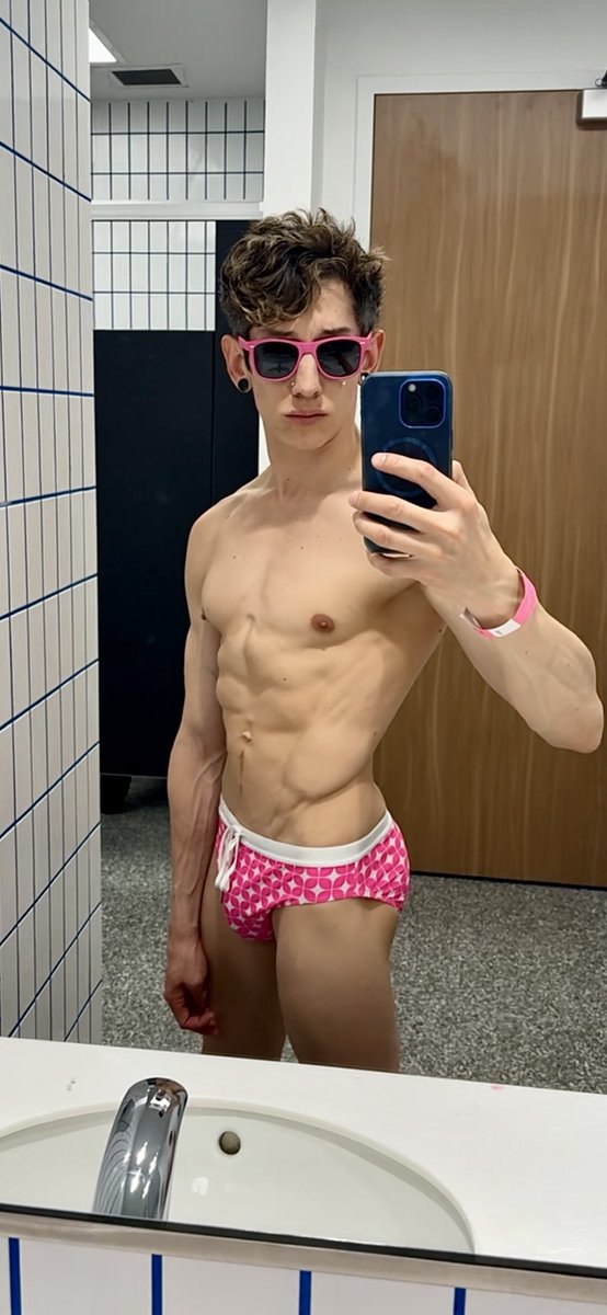 I don’t have body goals. I am body goals. 🏆