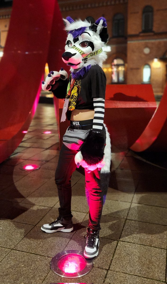 Dejfin's tweet photo. Light Again!
#FursuitFriday
#NFC2025

📷 @Wilgrysek 
✂️ @TwistedLeopard https://t.co/CX6AadUABE