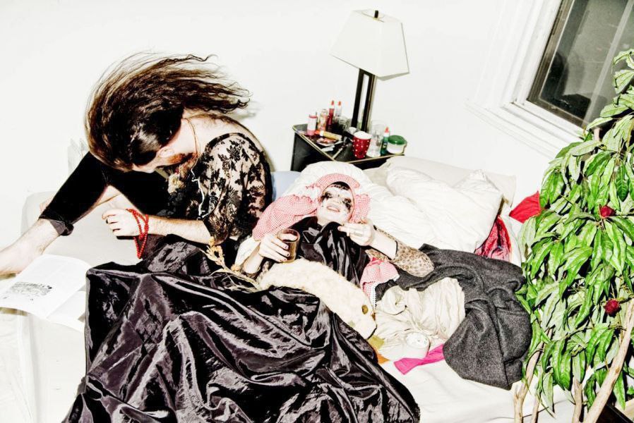 GRIMESBRAZIL's tweet photo. Há 14 anos, Grimes e d'Eon lançavam o EP colaborativo “Darkbloom”.

qual sua track favorita? https://t.co/YLvBha0tzV